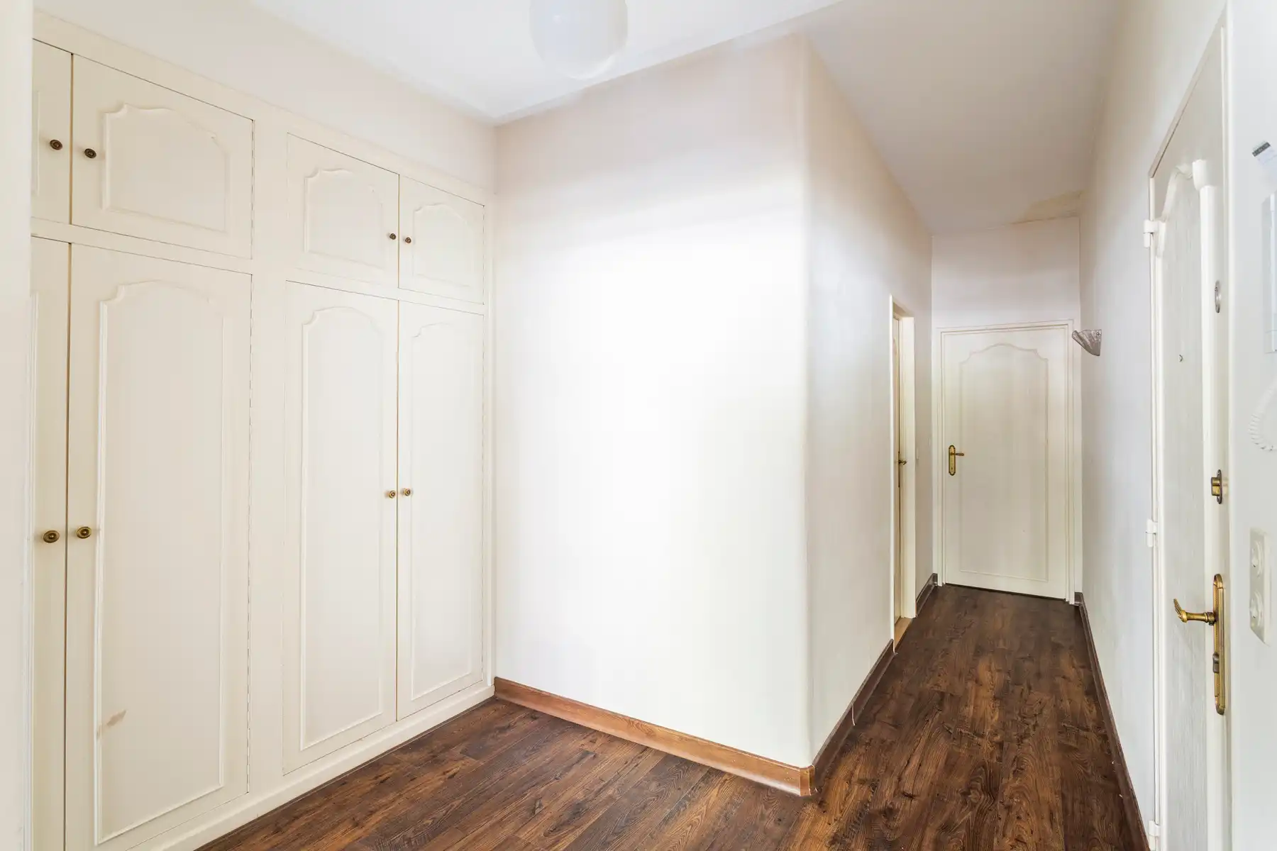 Lichtrijk 1-slaapkamerappartement op centrale locatie foto 8