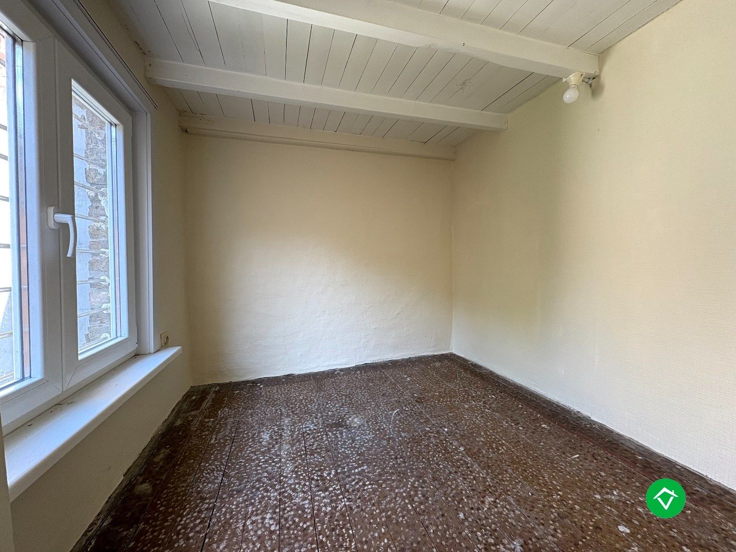 Te renoveren woning op ruim perceel in het centrum van Koekelare – veel potentieel!  foto 11