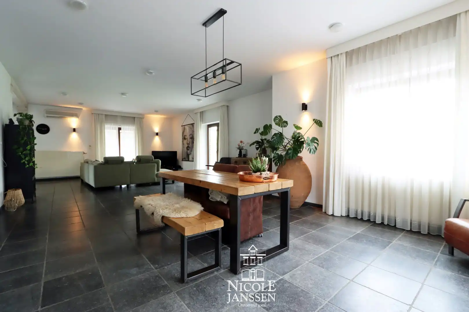 Ruime vrijstaande woning  foto 7