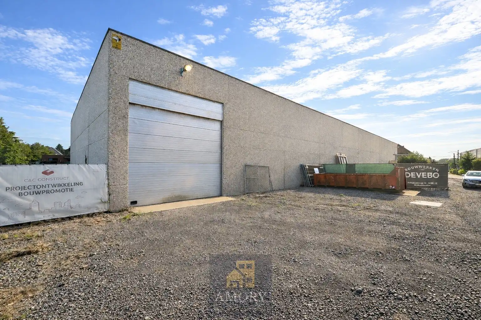 Loods voor opslag 480m2 met parking vooraan foto {{pictureIndex}}