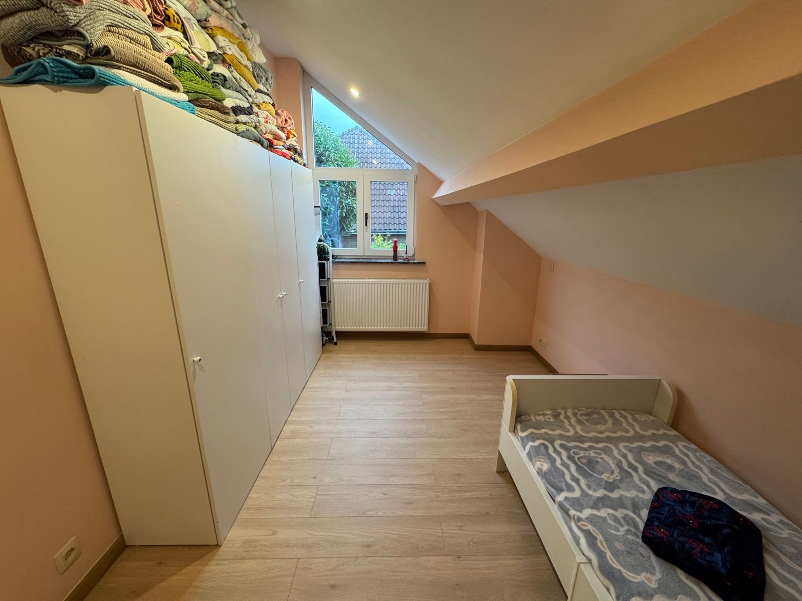 Goed gelegen driegevelwoning met 4 slaapkamers en tuin foto 13