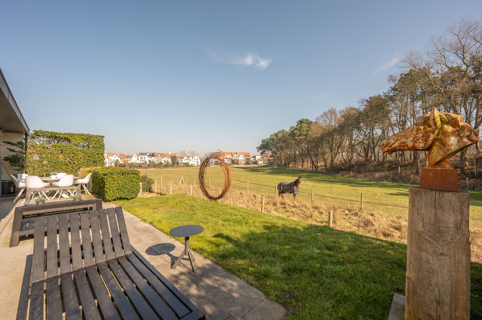 Uitzonderlijke villa genietend van adembenemende groene zichten vakbij het Zwin en het Oosthoekplein. foto 4