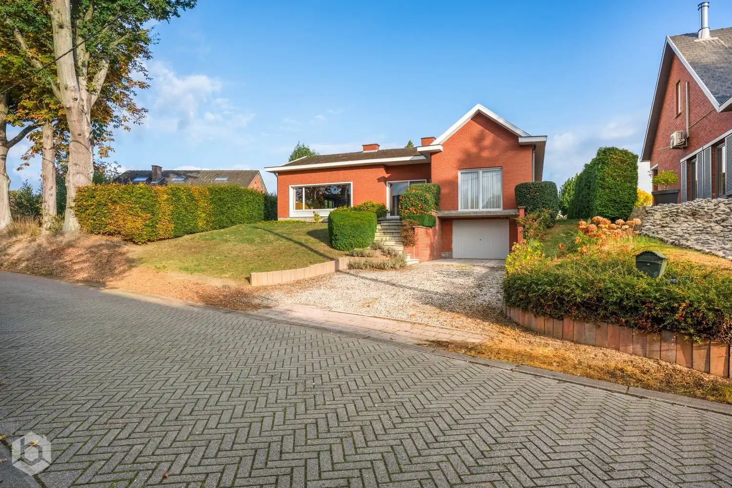 Hoofdfoto van de publicatie: Karaktervolle, ruime woning met 3 slpkrs op perceel 13a 39ca te Mechelen