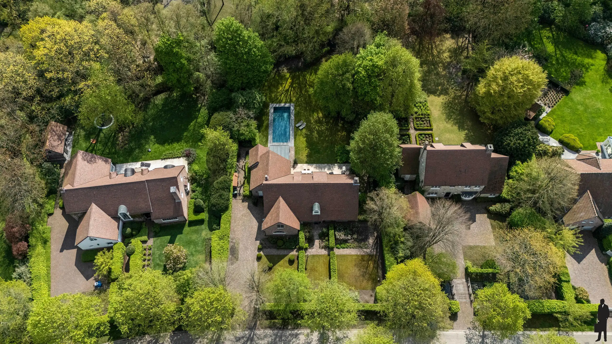 Exclusieve villa met zwembad in doodlopende straat foto 38