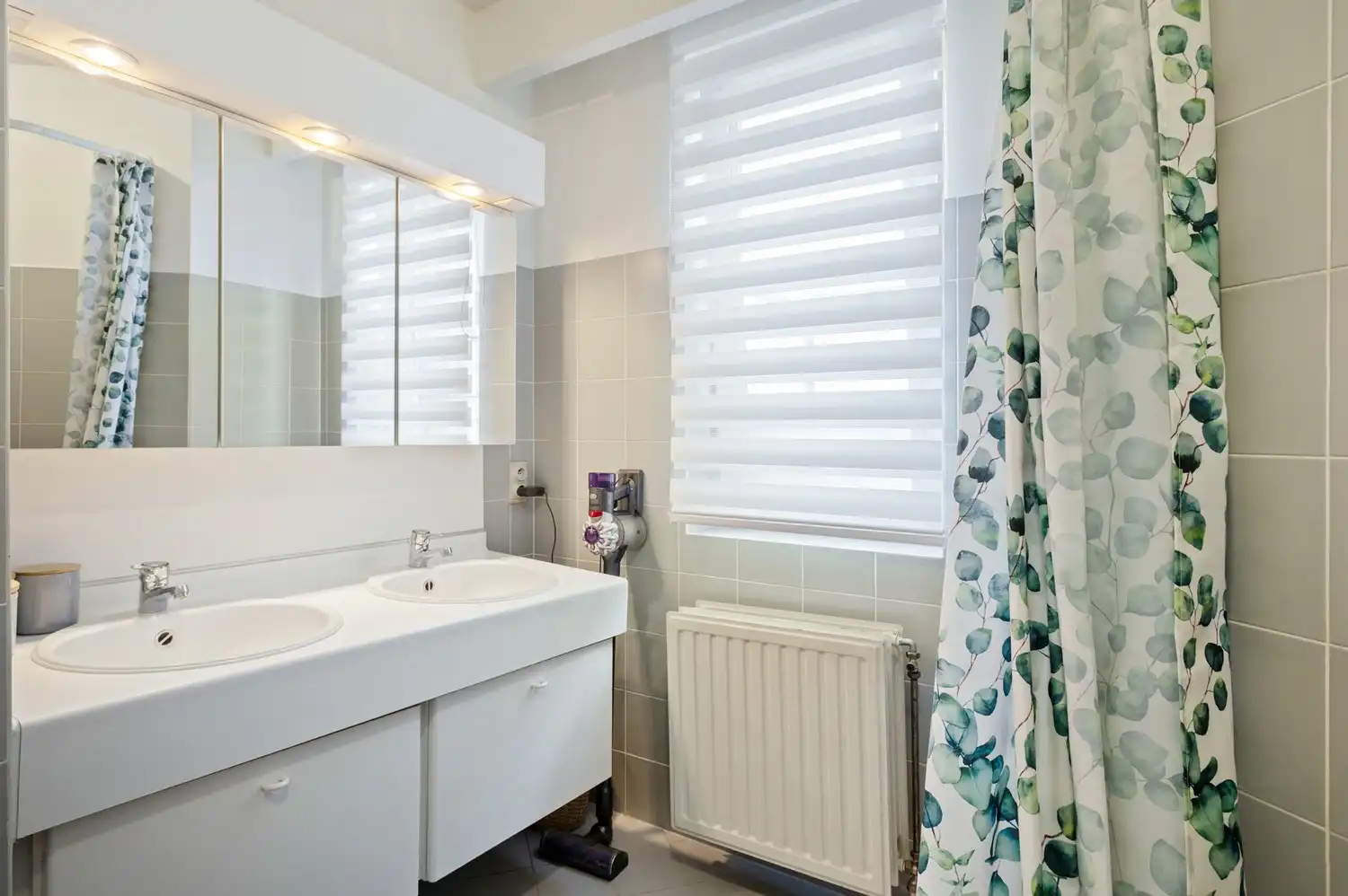 Verzorgd appartement met prachtig zicht en 2 slaapkamers! foto 15