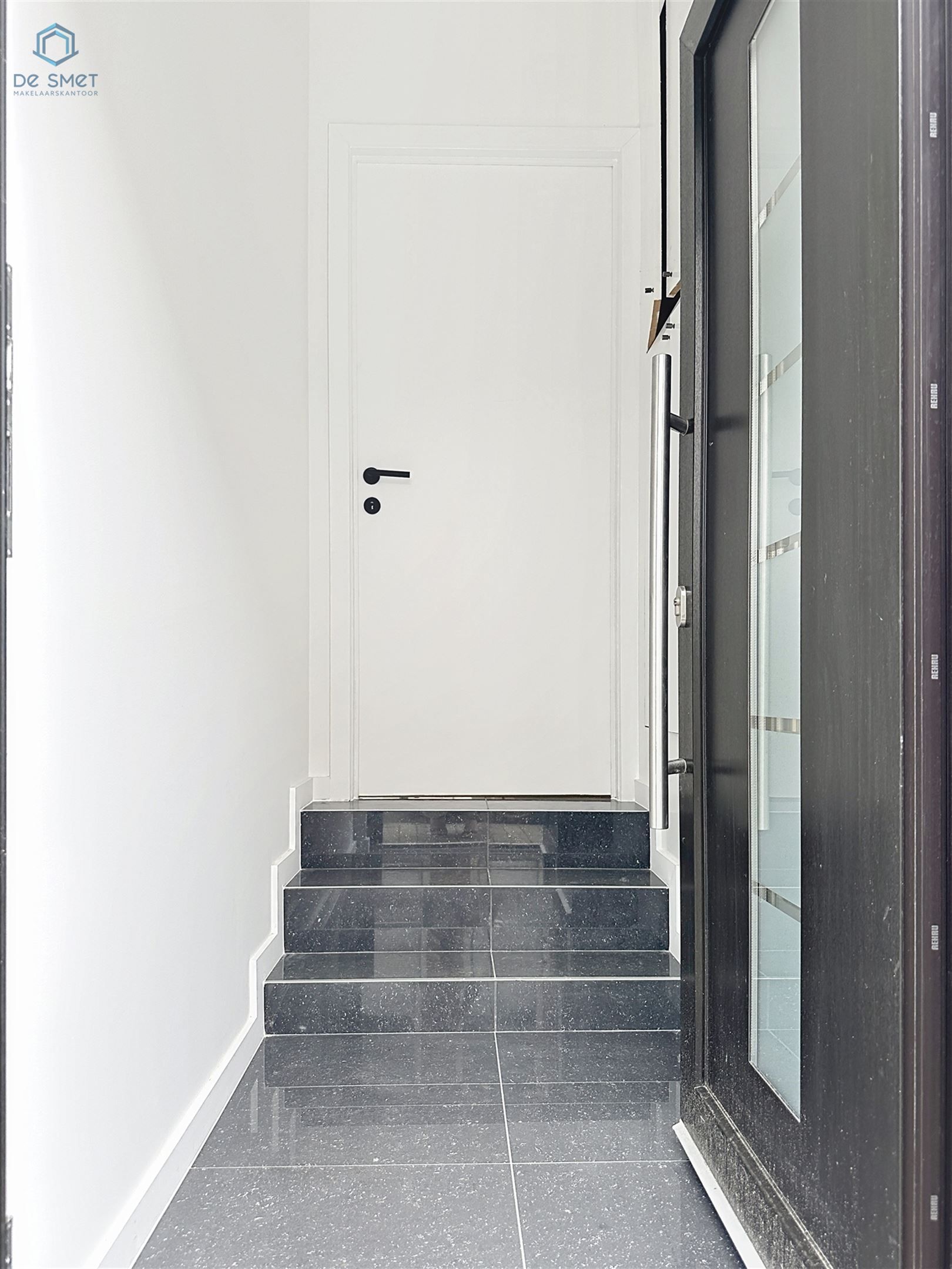 Prachtig gerenoveerde herenwoning met 5 slpks, 2 badkamers en tuin in het hart van Geraardsbergen foto 7