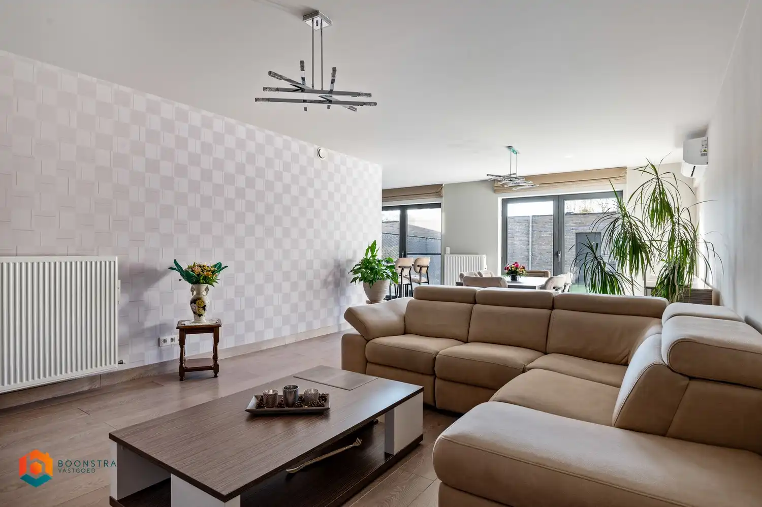 Instapklaar gelijkvloers appartement met 2slpkrs en tuin foto 2