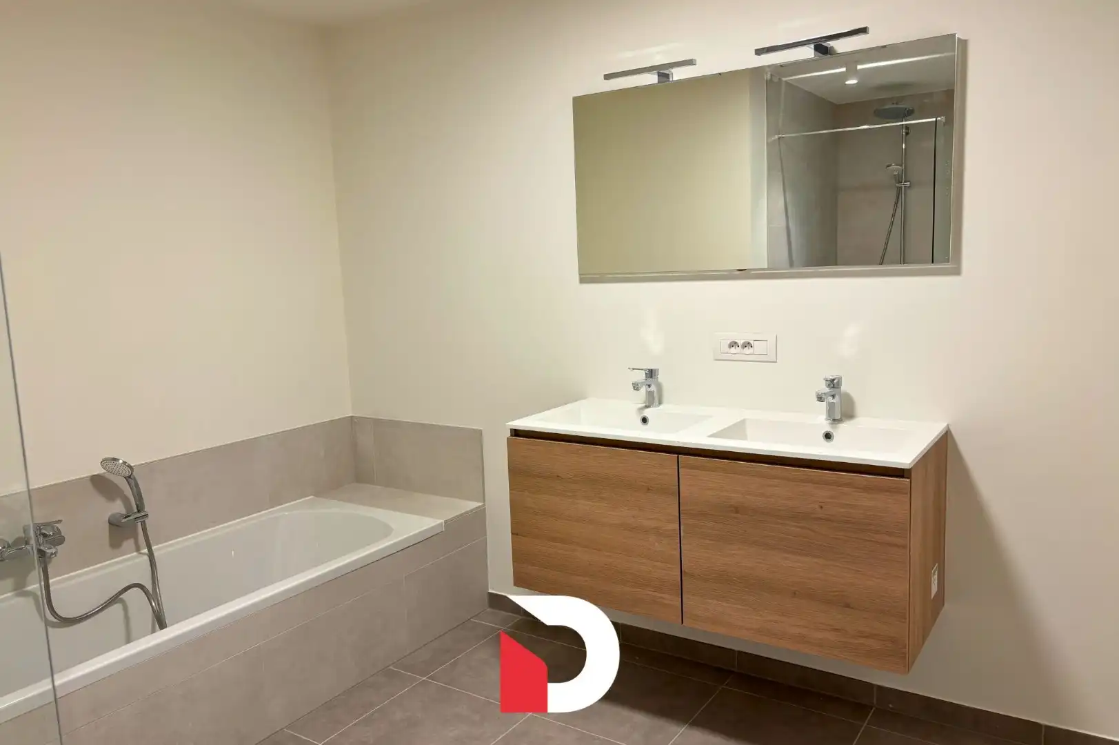 Ruime nieuwbouwwoning met 3 slaapkamers, 2 badkamers. foto 14