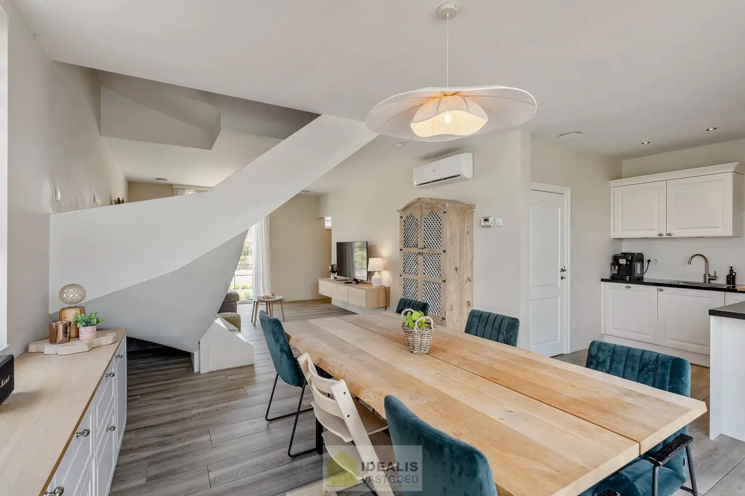 IDEALIS VASTGOED - Prachtige stijlvolle woning met 2 tot 3 slaapkamers op gegeerde locatie! foto 11