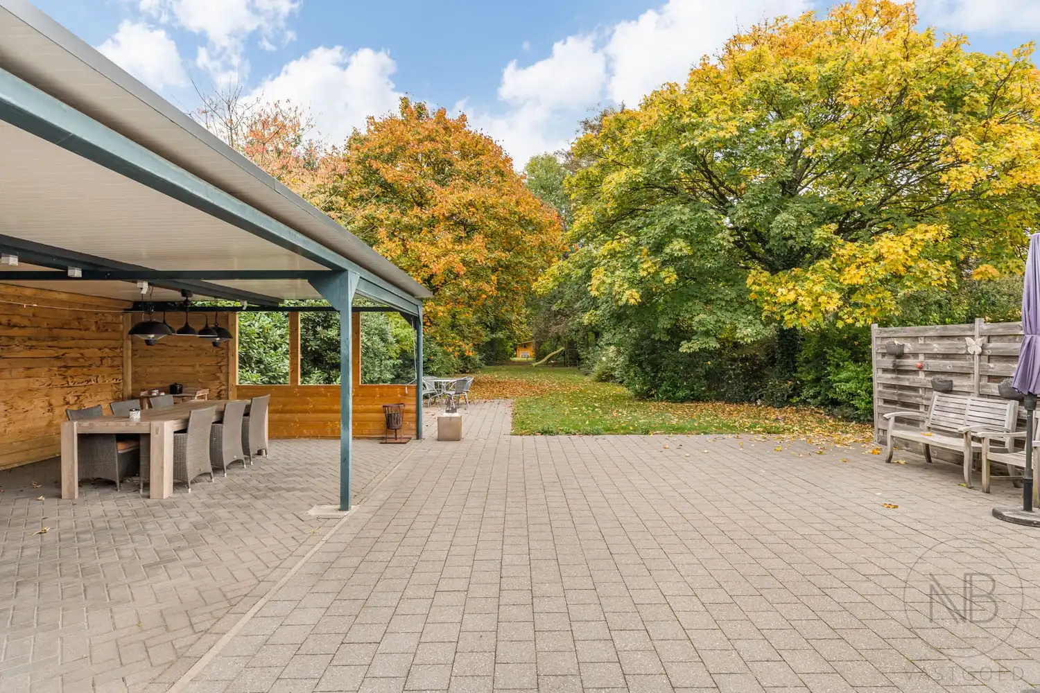 Pand met vergunde praktijkruimte, woonst, garage en carport in Opglabbeek foto 39