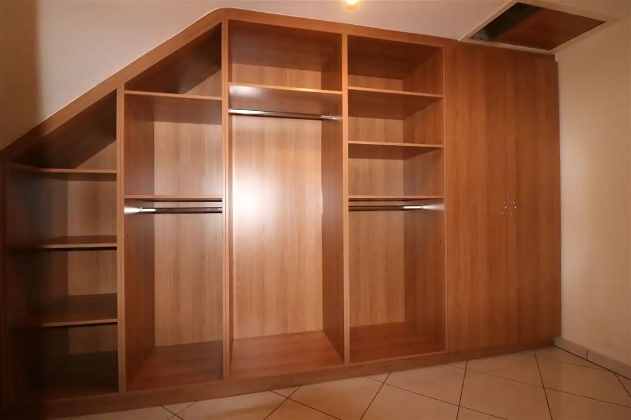 Duplex met 3 slpk., ruim terras en garage nabij station foto 12