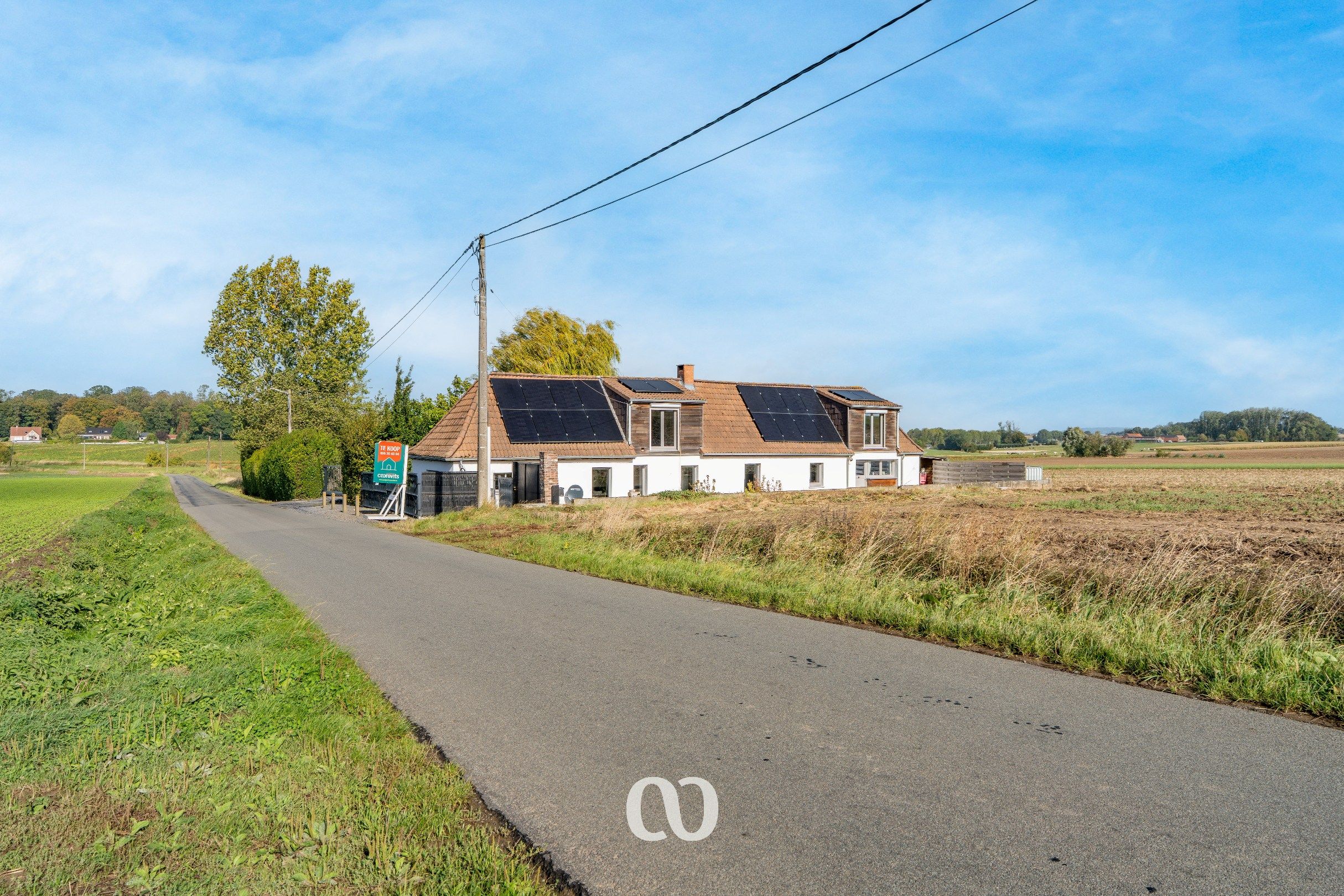 Prachtig gelegen villa met zwembad foto 26