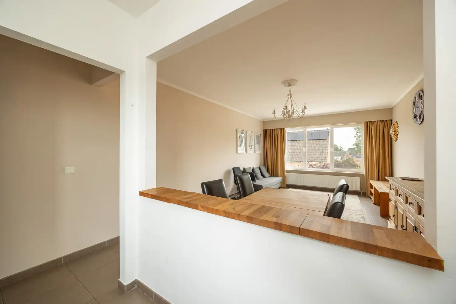 Instapklaar appartement centrum Aartselaar foto {{pictureIndex}}