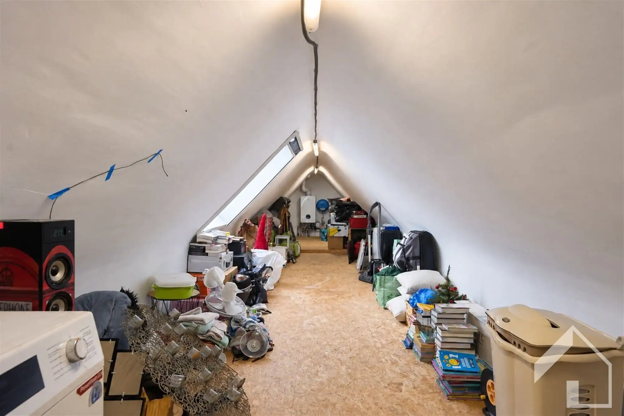 Ruim dakappartement met groot terras en staanplaats foto 14