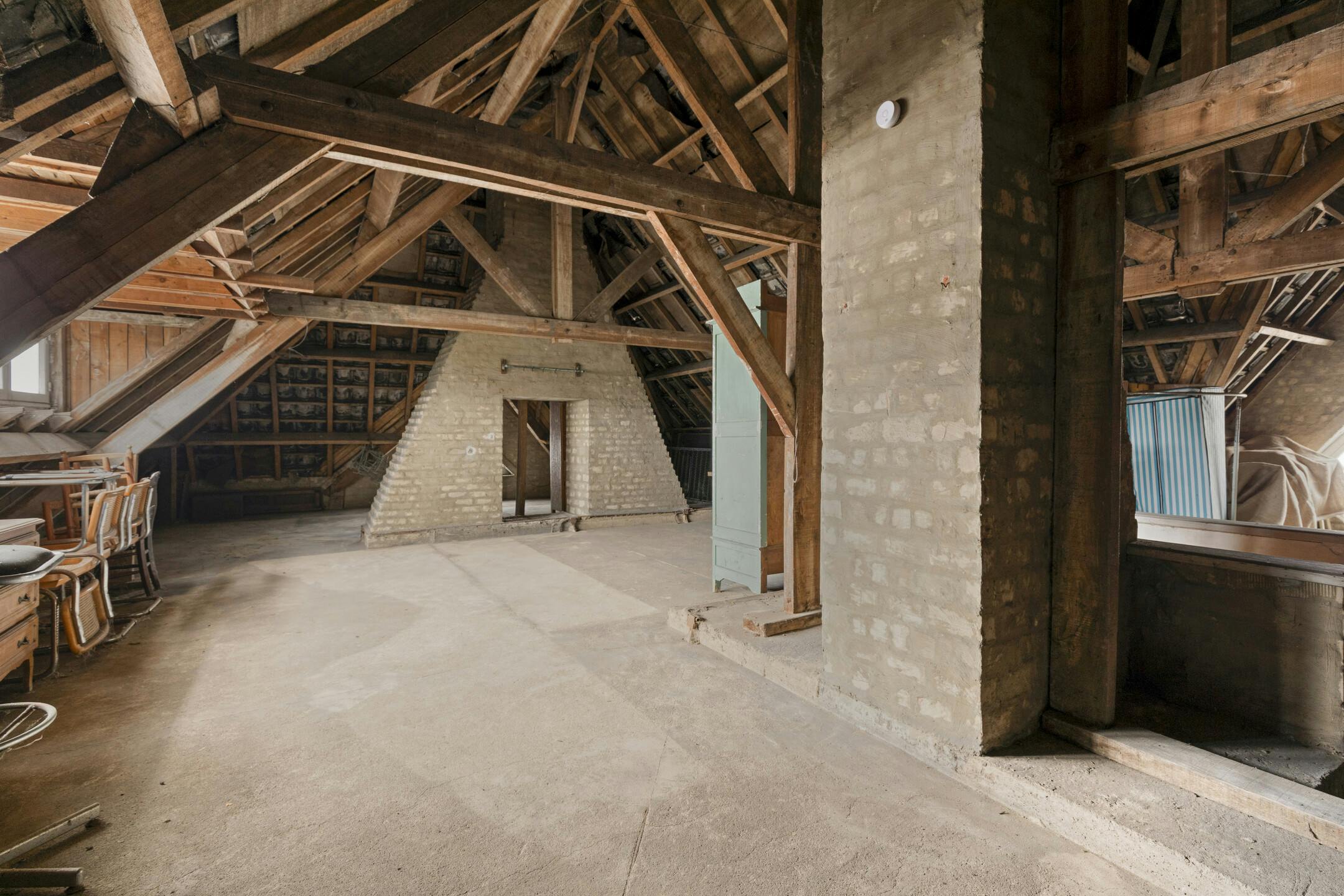 Riante villa met praktijkruimte foto 16