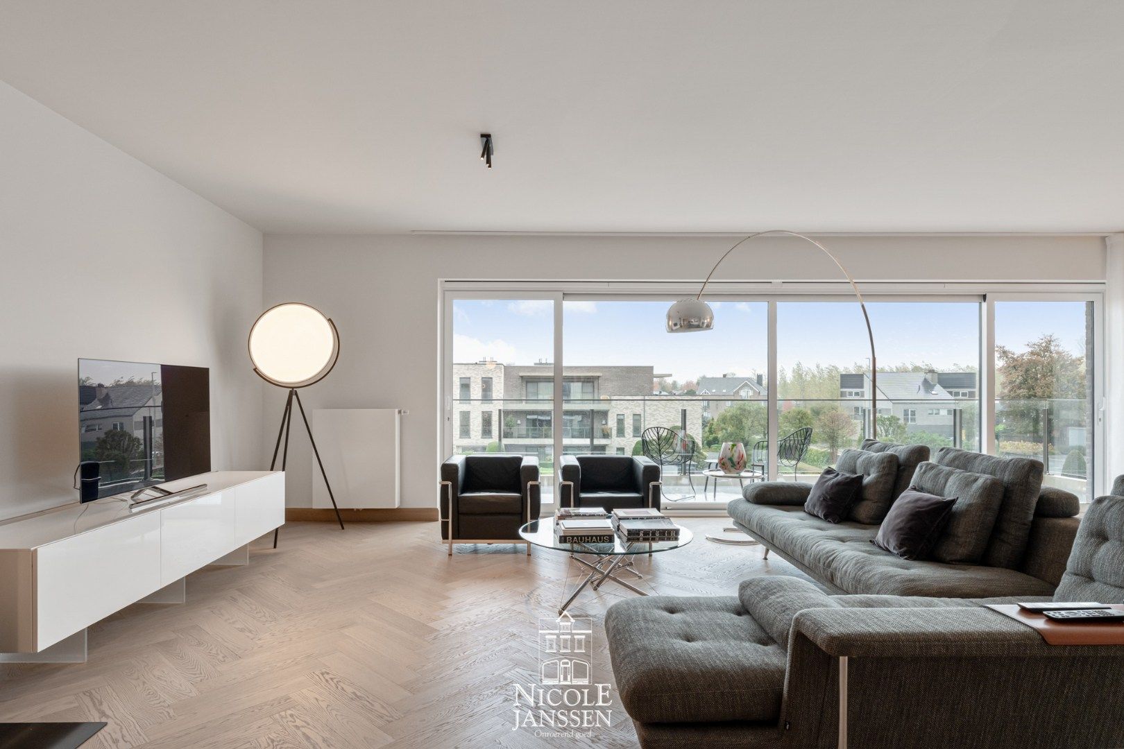 Exclusief penthouse met drie terrassen en vier garageboxen in de prachtige Residentie ILEX foto 6