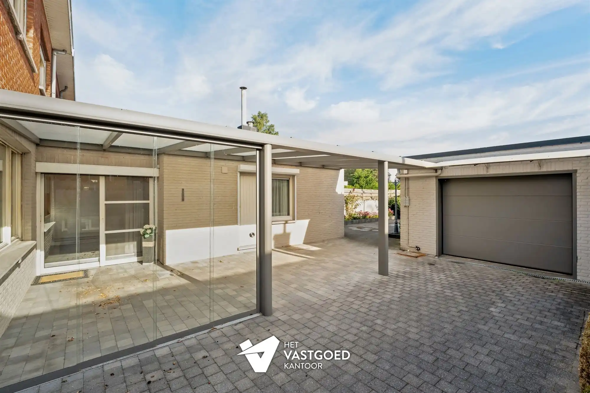 INSTAPKLARE WONING MET LEUKE TUIN EN GARAGE foto 23