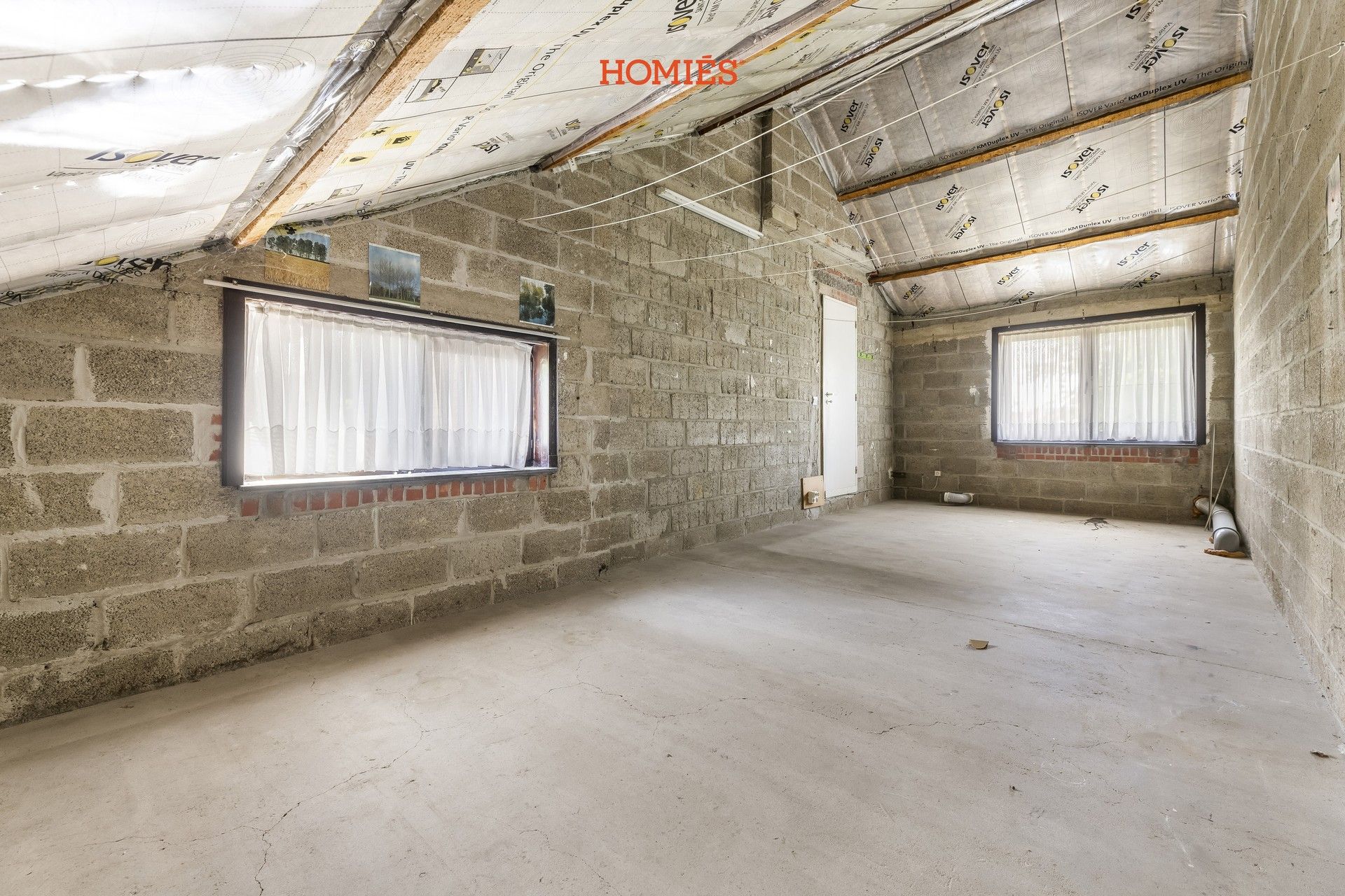 Te renoveren woning met veel potentieel foto 15