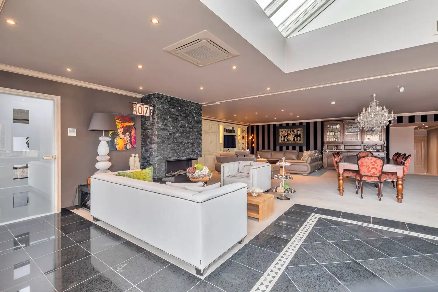 Unieke vastgoedopportuniteit! Ruim bedrijfscomplex met 2 appartementen en exclusief penthouse op 46a 55ca! foto 62
