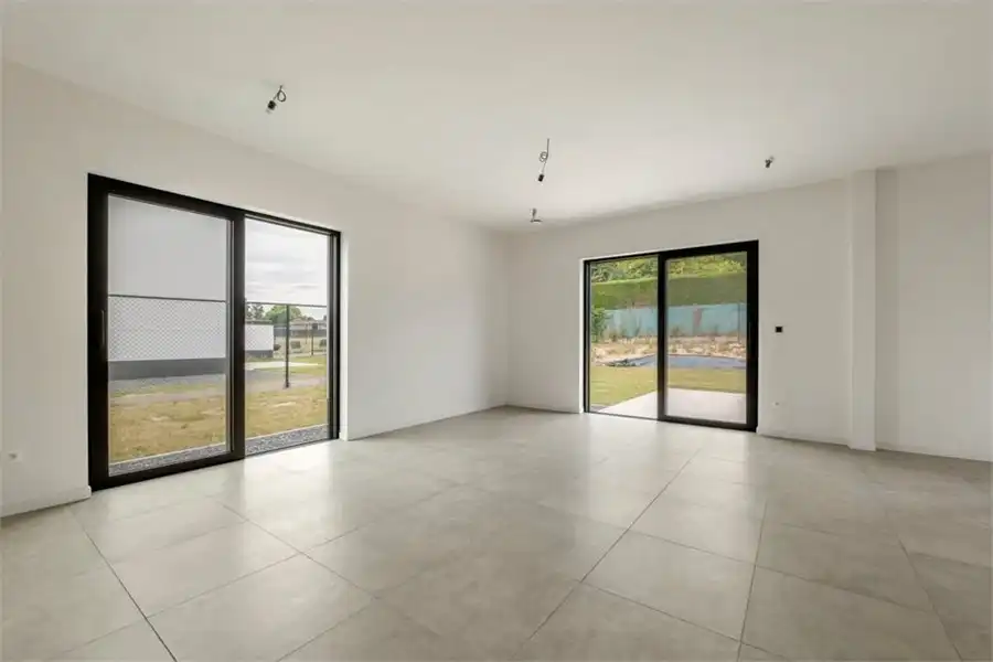 KNAPPE NIEUWBOUWWONING IN MODERNE STIJL foto 9