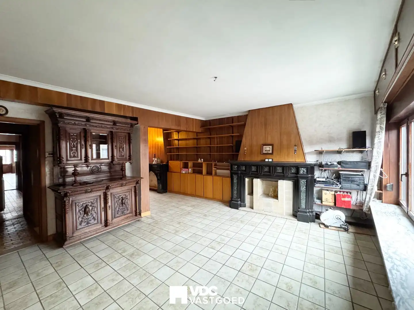 Te renoveren woning met werkplaats, garage en veel potentieel foto 3