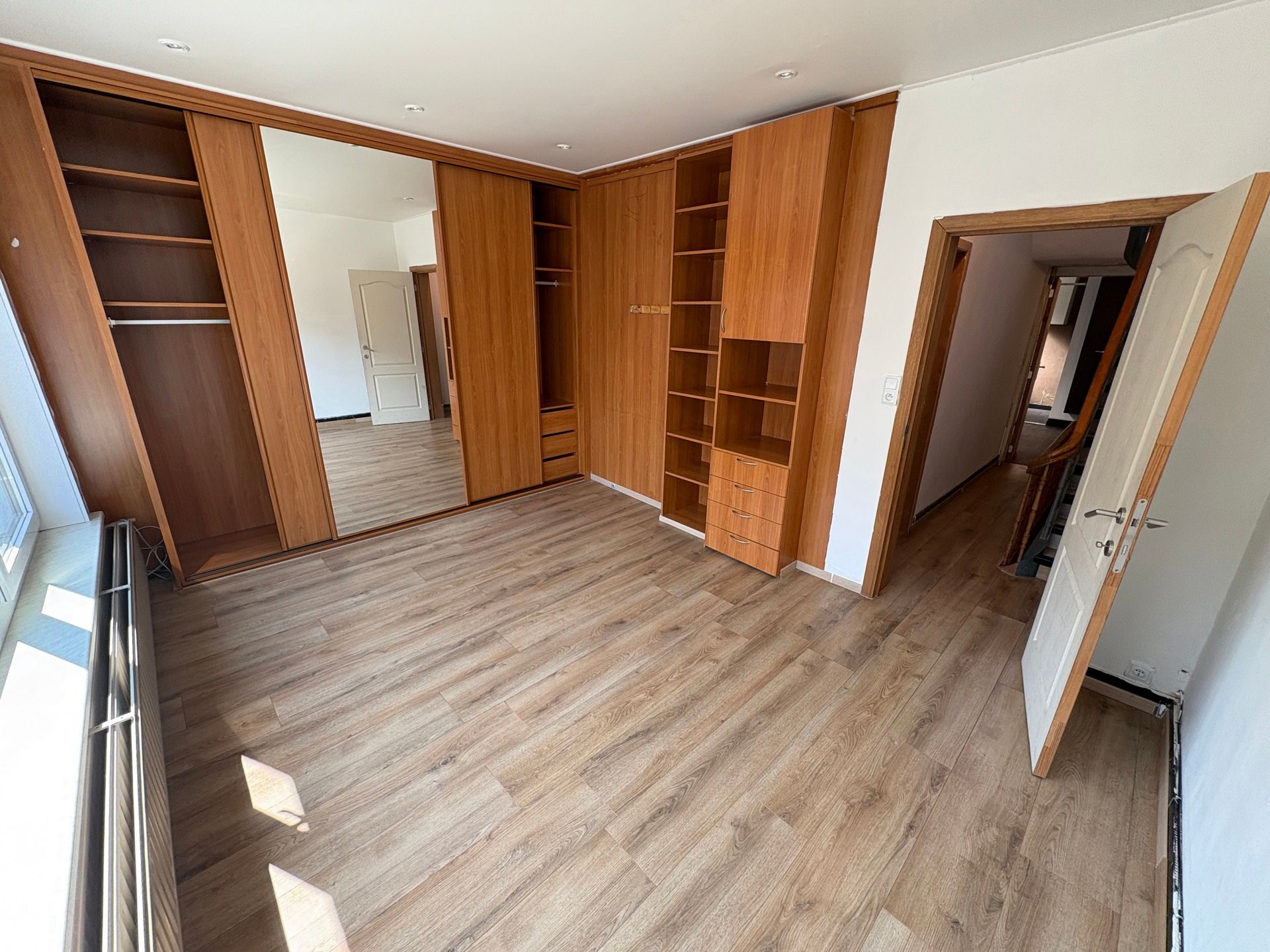 Instapklare woning met 4 slaapkamers te huur in Deurne! foto 7