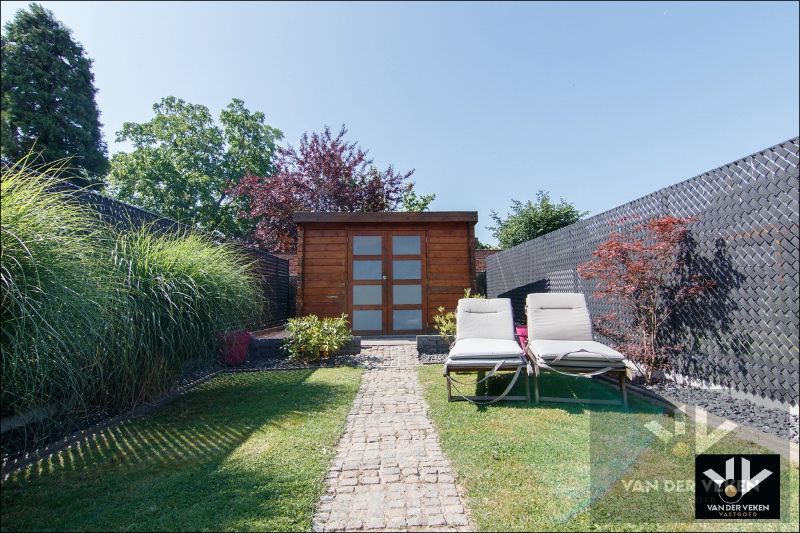 RUIME, VERZORGDE RIJWONING MET TOFFE STADSTUIN foto 10