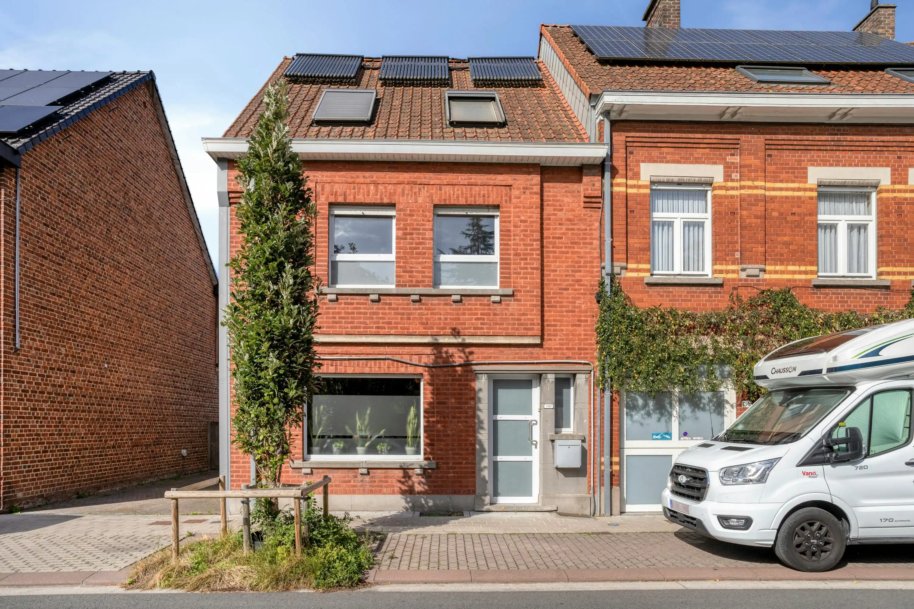 Half open woning met bijgebouw van 60 m2 foto 3