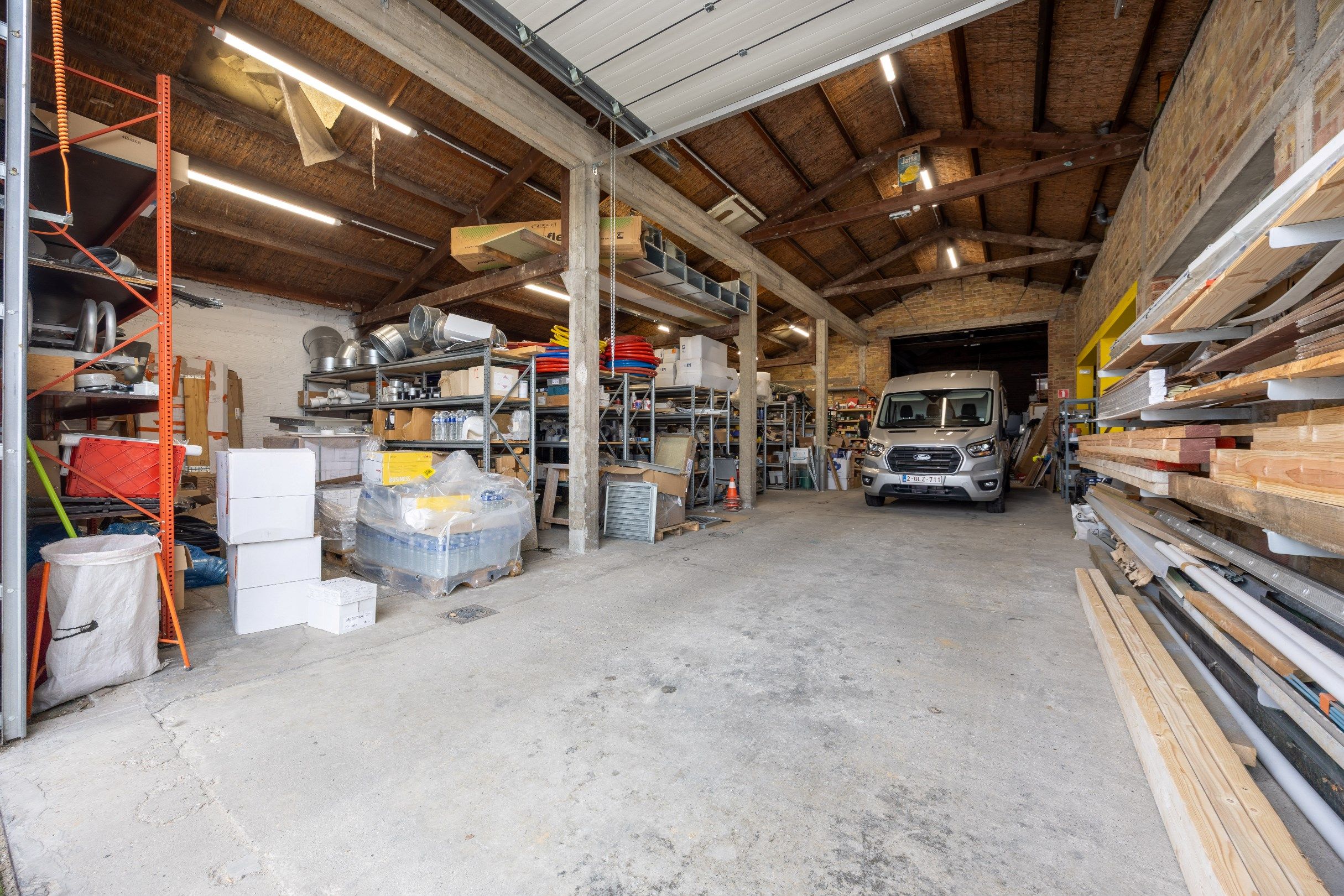 KMO GEBOUW OP 2890 M² foto 7