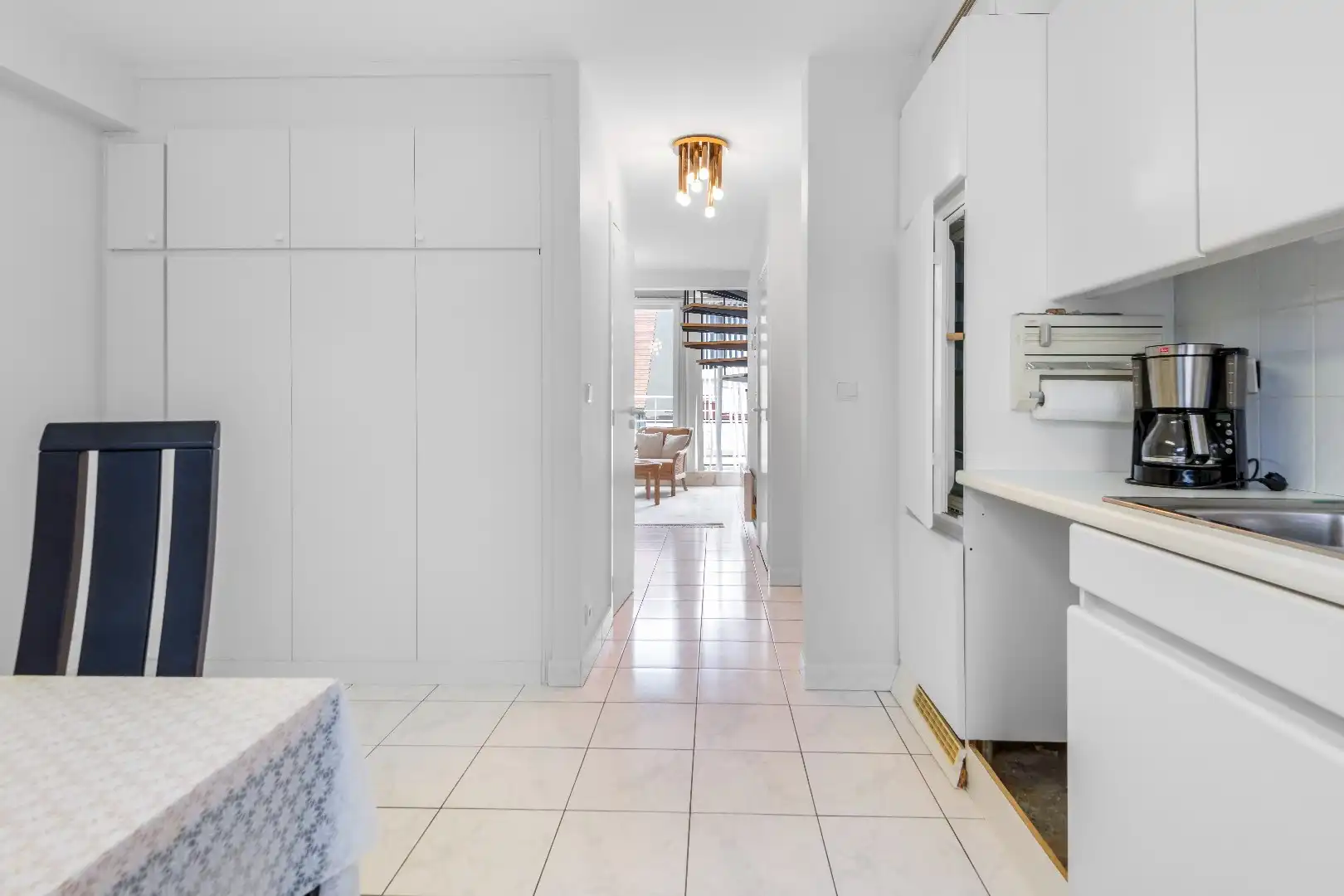 Dakappartement met zijdelings zeezicht gelegen tussen het Driehoeksplein en het  Albertplein in het Zoute. foto 6