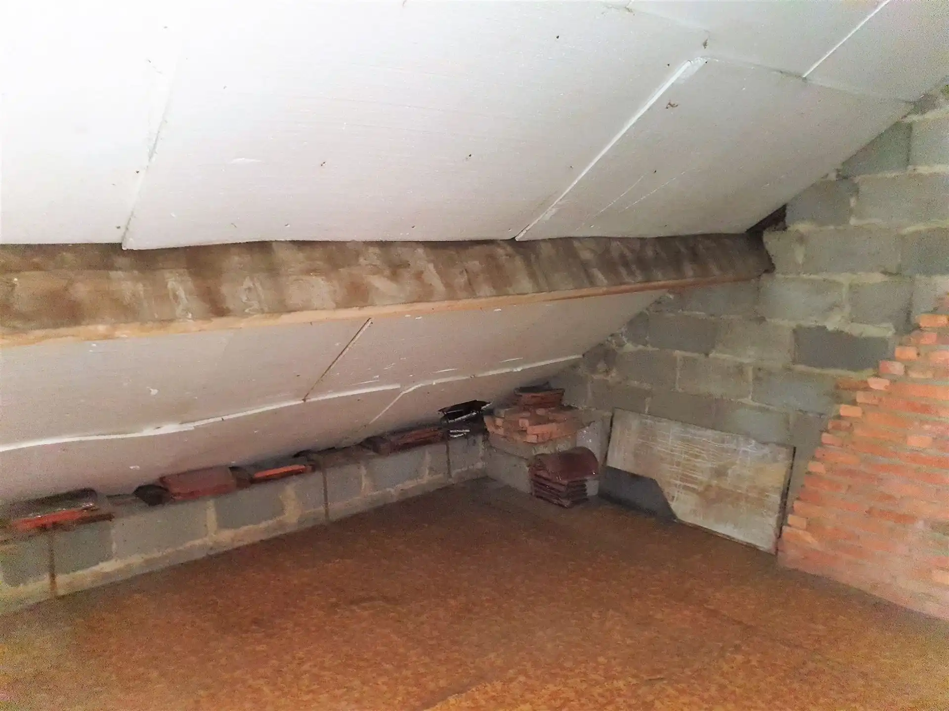 Te renoveren stadswoning met garage in Diest. foto 19