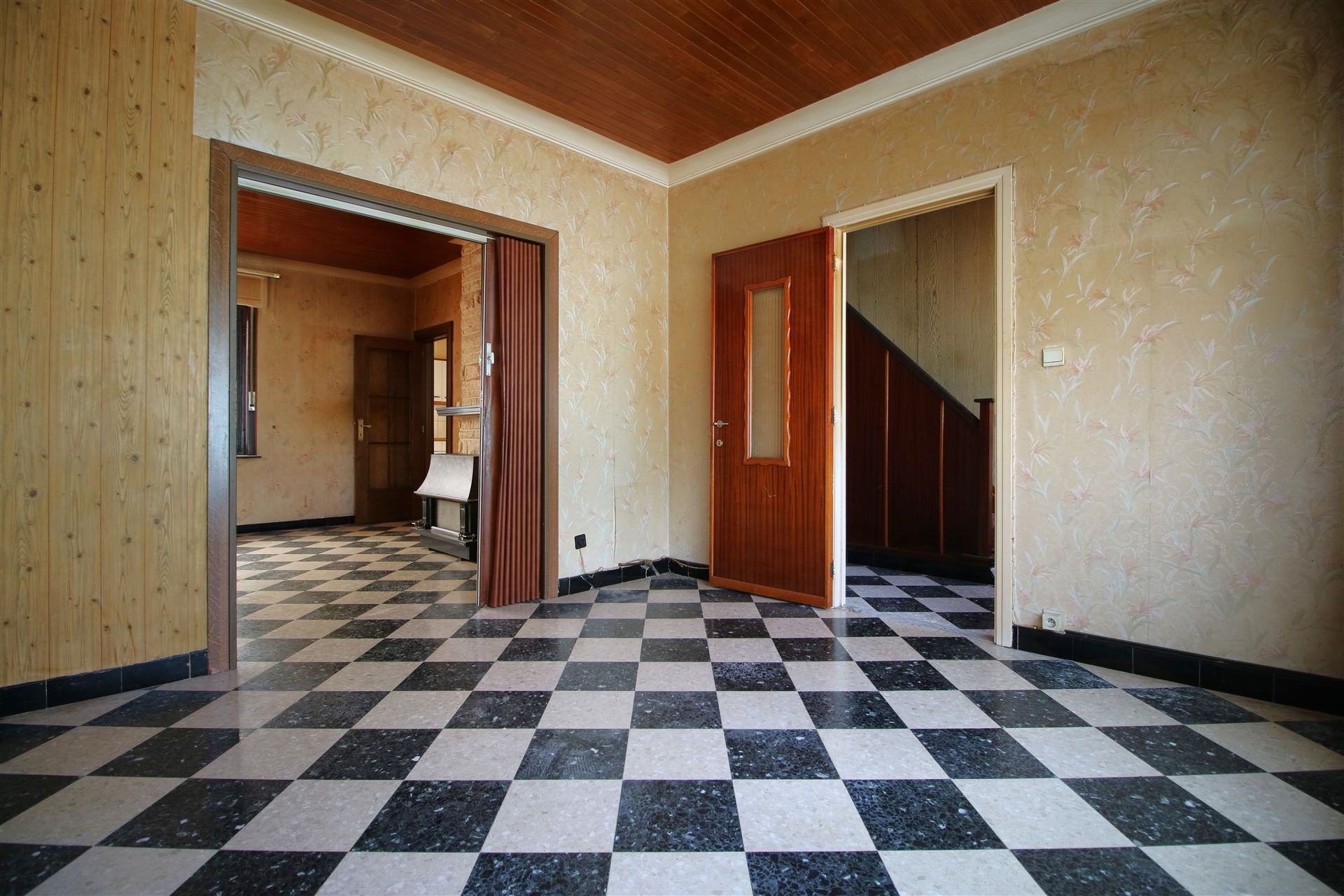 Te renoveren woning HOB in doodlopende straat foto 3