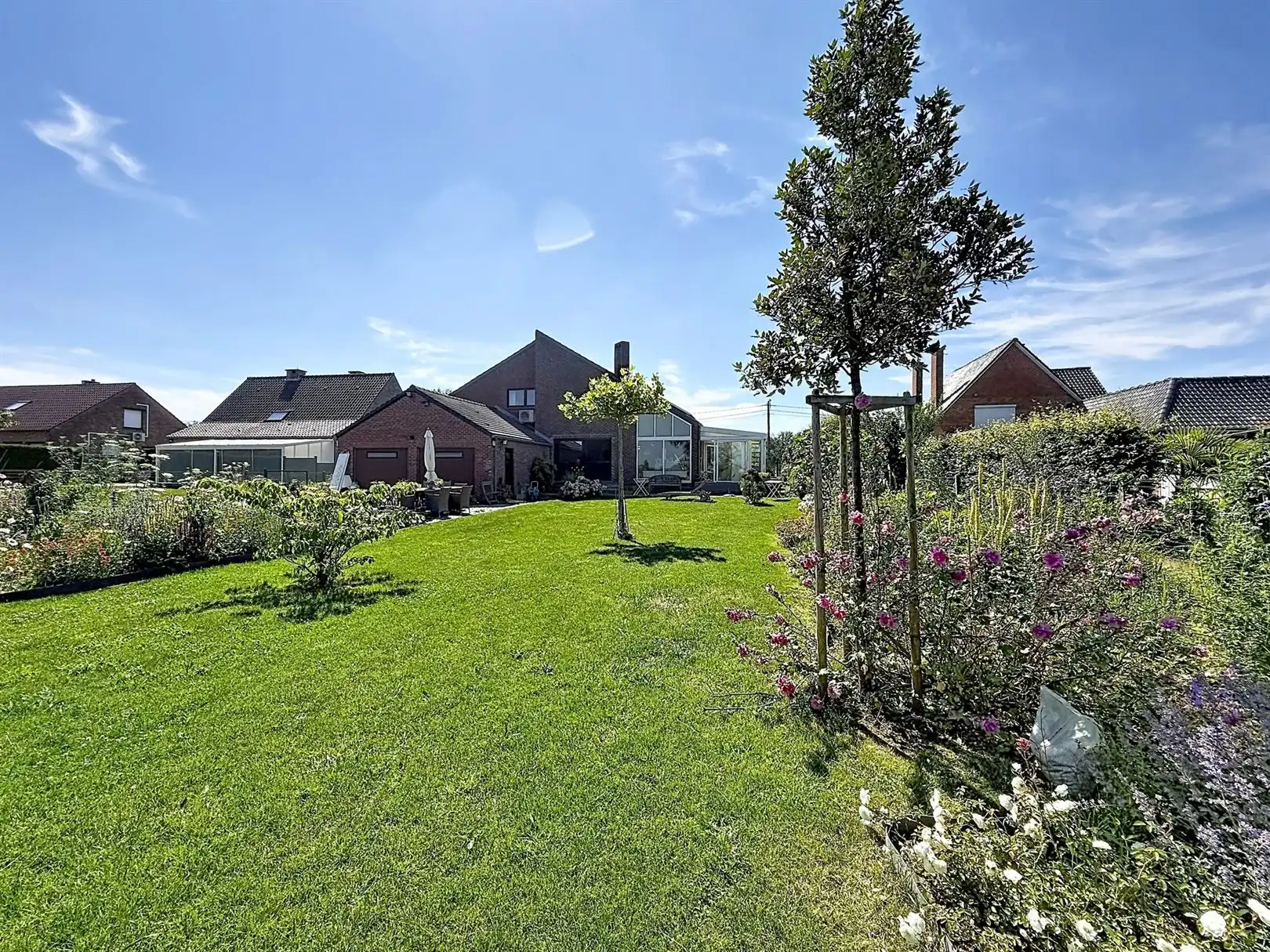 Ruime landelijke woning met 5 slpks, 19a 76ca foto 6