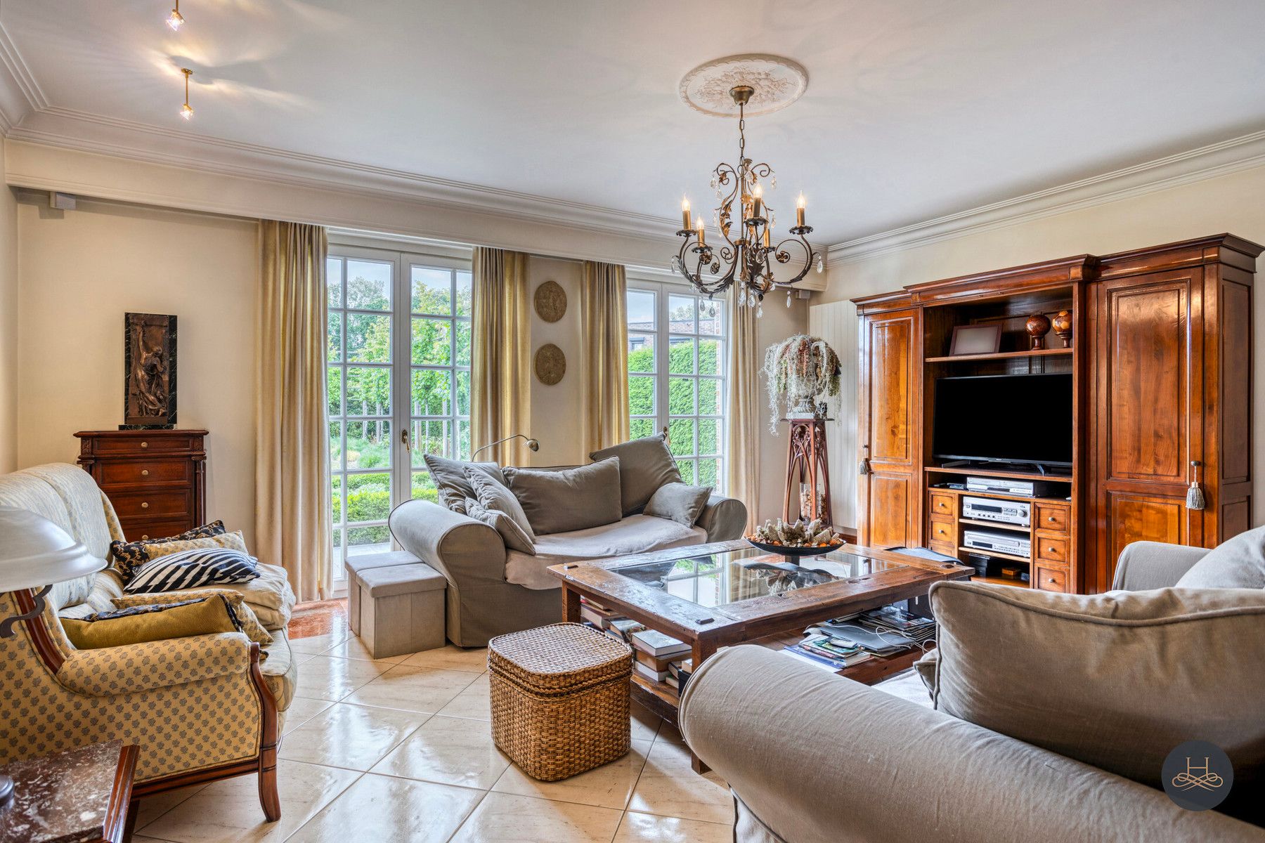 Stijlvolle woning met zorgvuldig aangelegde tuin foto 8