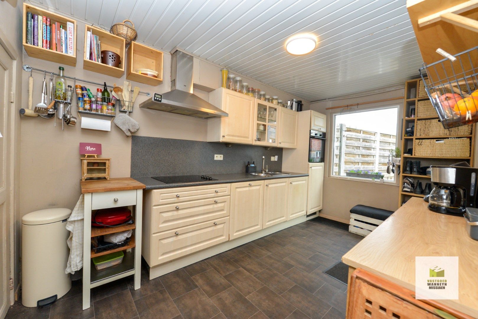 Halfopen bebouwing met 3slpk, 2 bijgebouwen en diepe tuin foto 7