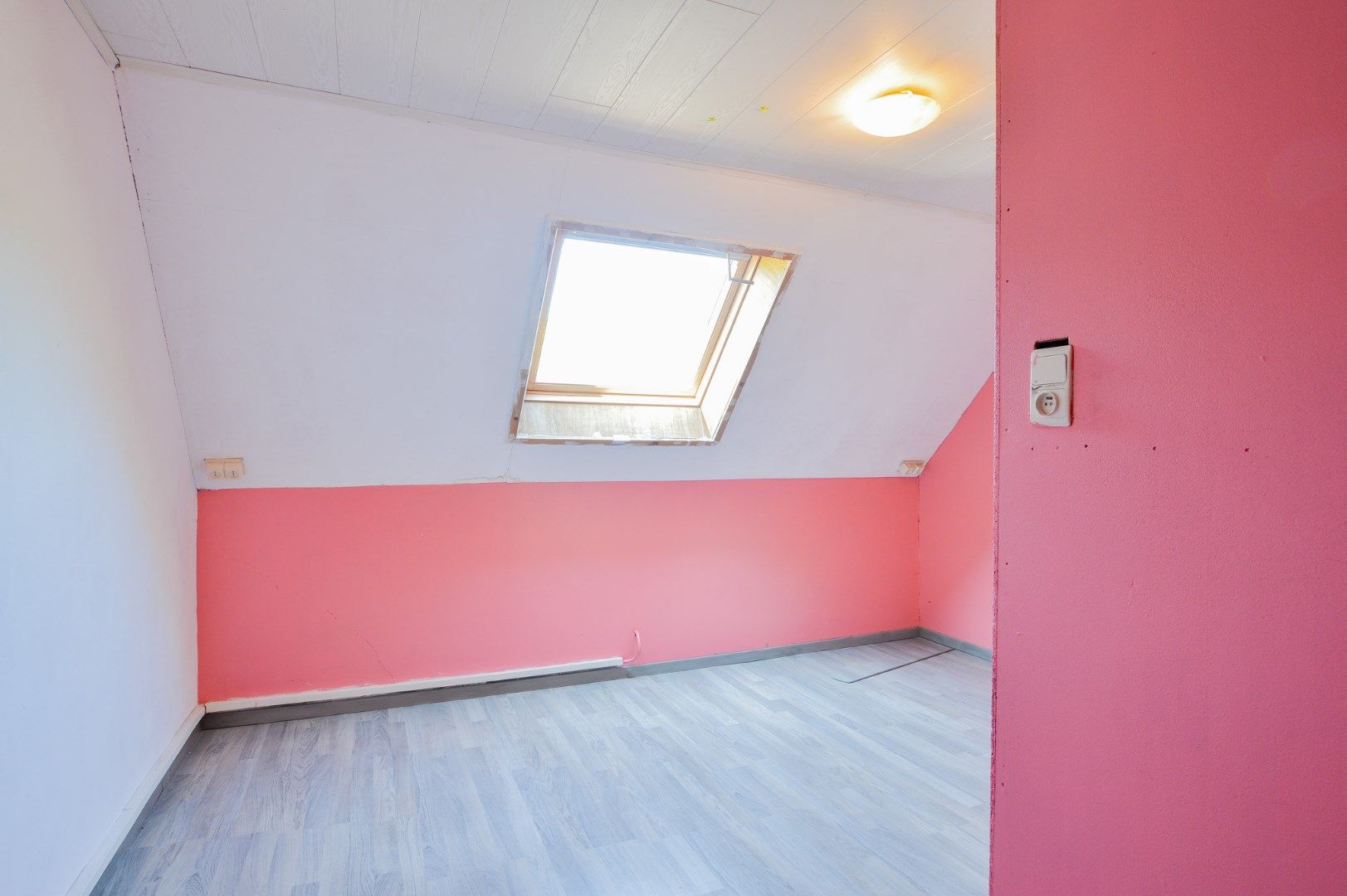 Ruime halfopen woning met 3 slpks en mooie tuin foto 13