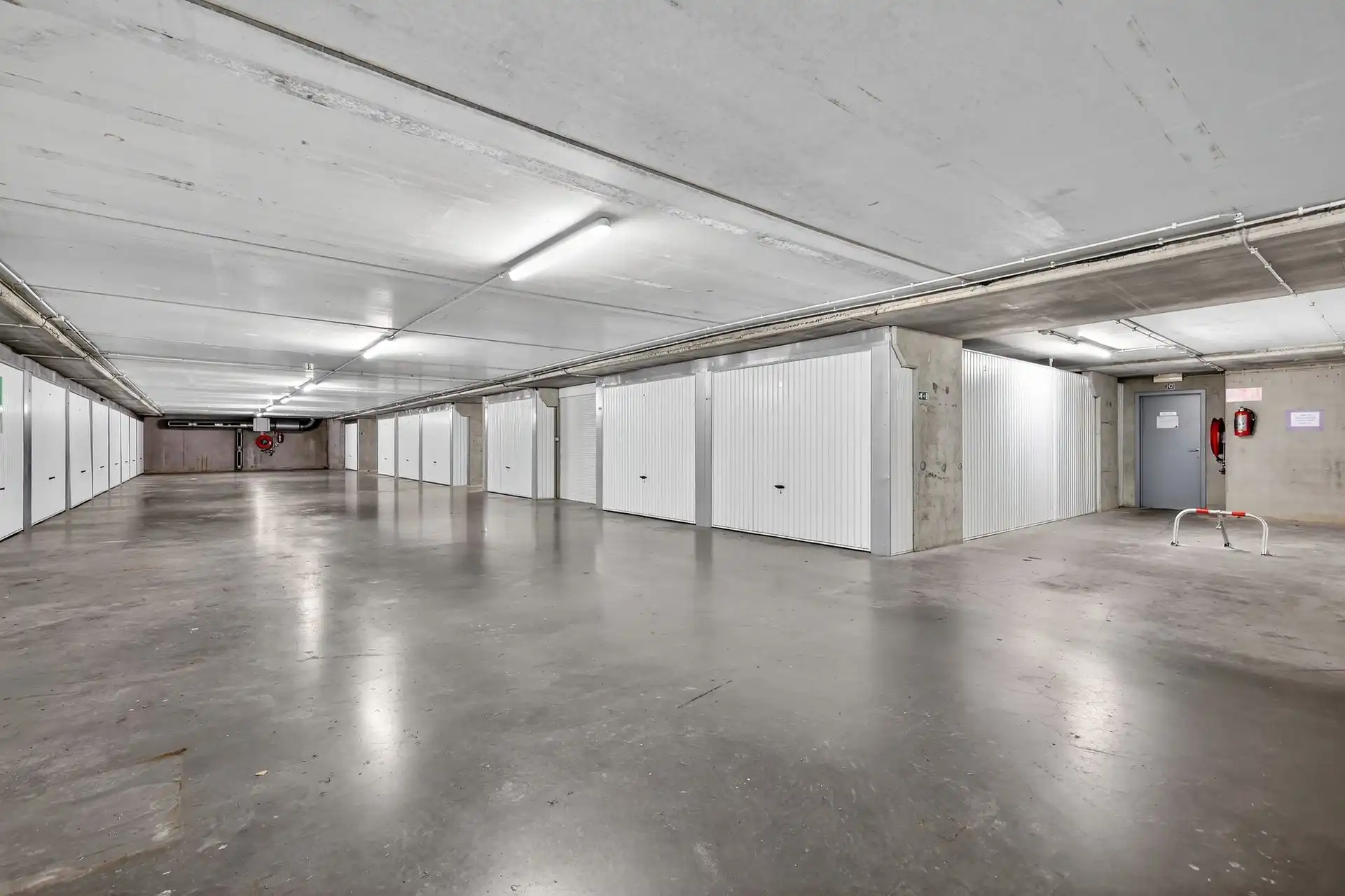 GESLOTEN GARAGE / JACHTHAVEN - CENTRUM foto 4