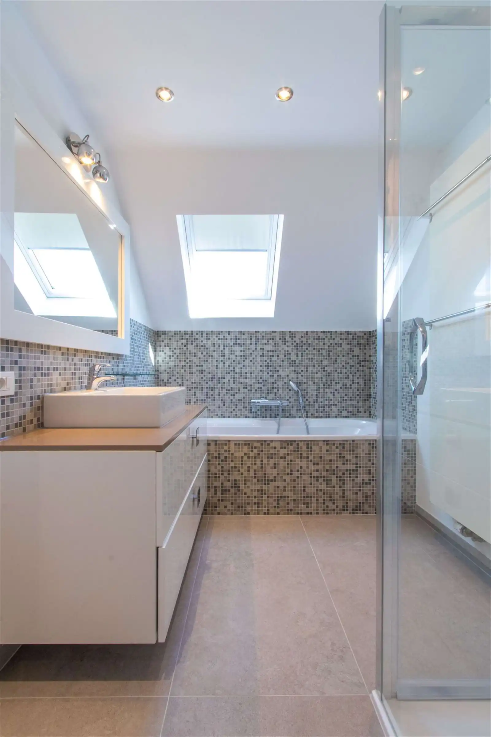 volledig gerenoveerde Woning foto 14