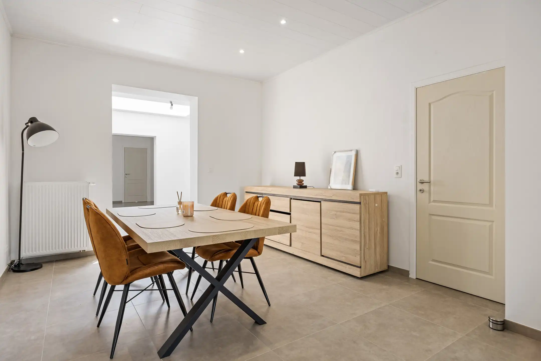 Instapklare gezinswoning met garage te Elst  foto 3