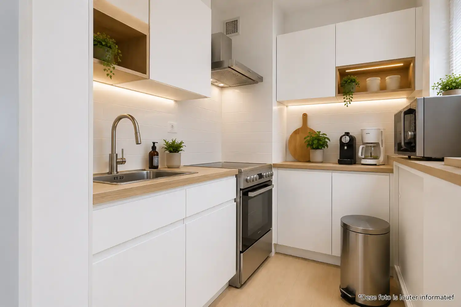 Instapklare studio met zuidgericht terras op topligging vlakbij de Zeedijk! foto 6