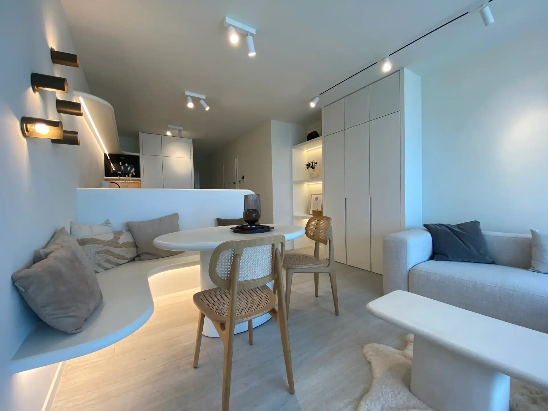 Prachtig gerenoveerd appartement met zicht op zee! foto 2