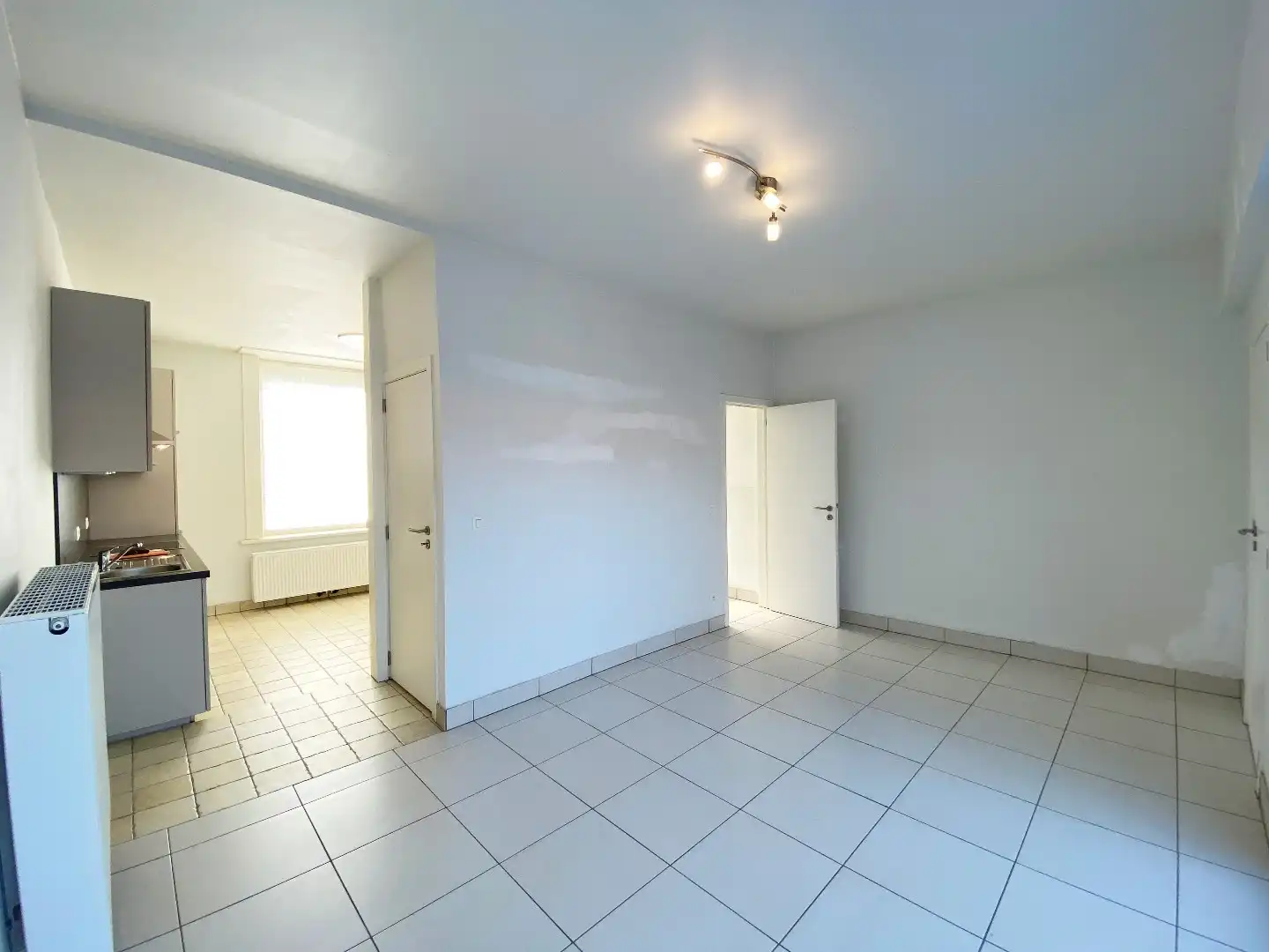 INSTAPKLARE RIJWONING MET KOER IN HARTJE IZEGEM foto 3