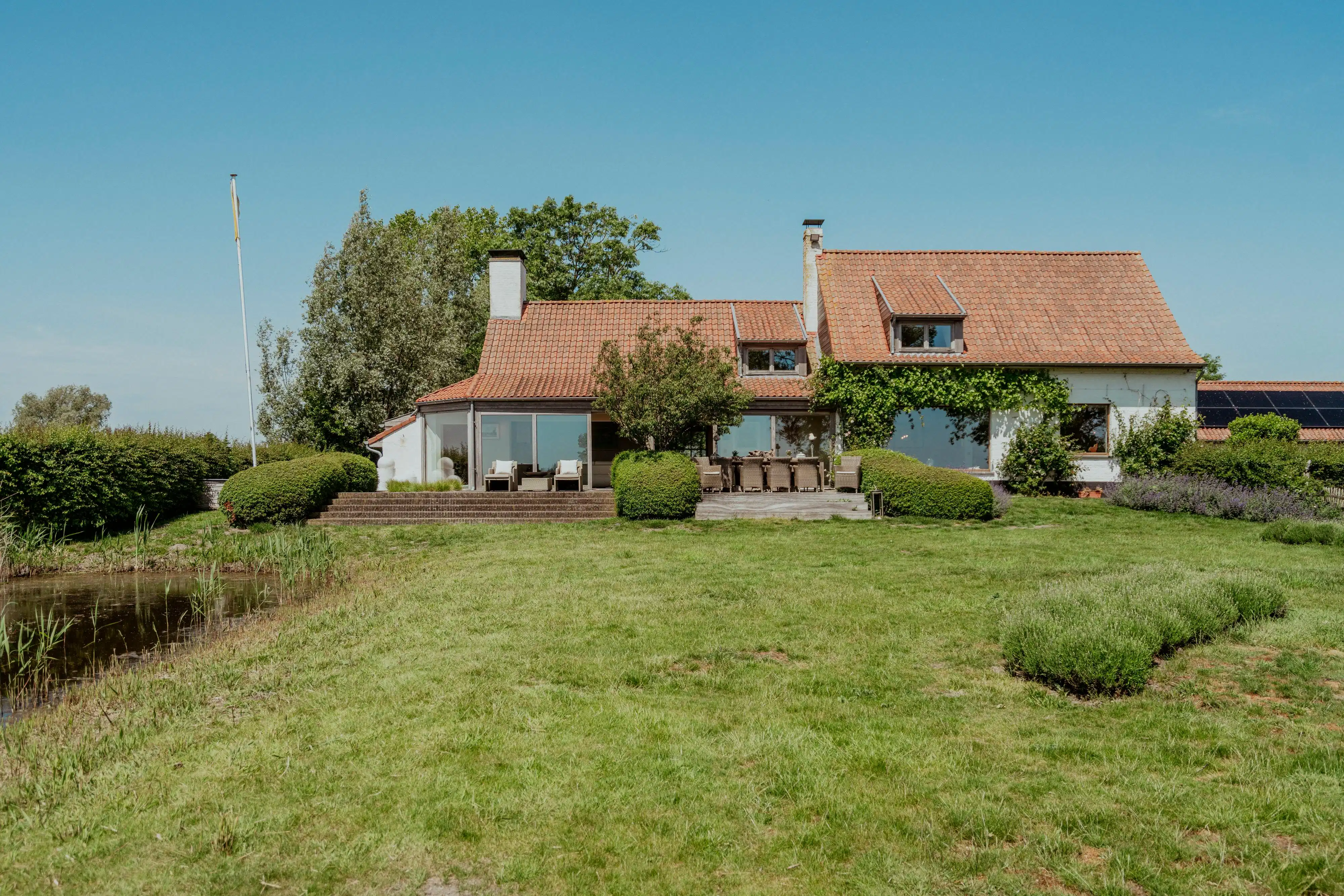 Exclusief landhuis op 6.063 m²  te koop in Lampernisse foto {{pictureIndex}}