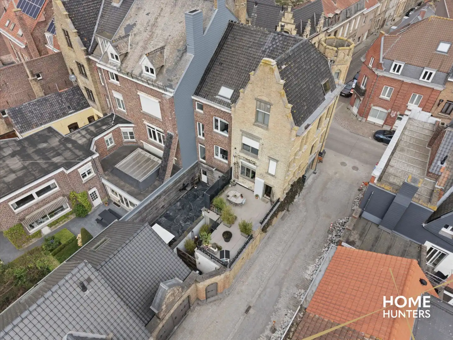Unieke herenwoning in het centrum van Ieper – wonen en/of ondernemen foto 2