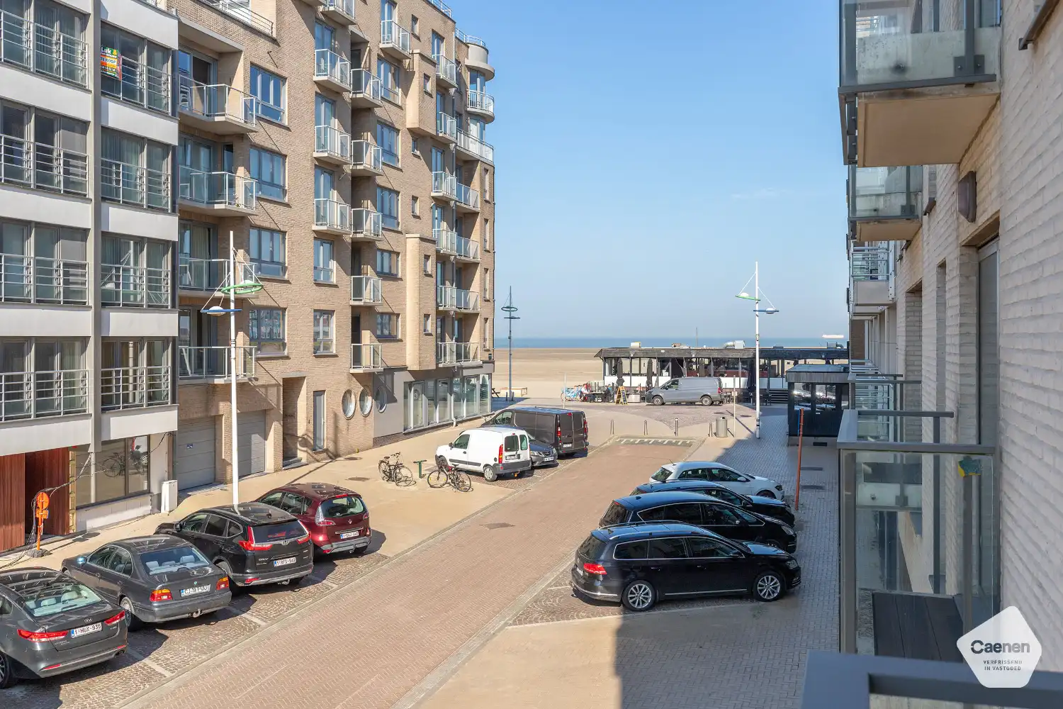 Instapklaar twee slaapkamerappartement met lateraal zeezicht foto 14