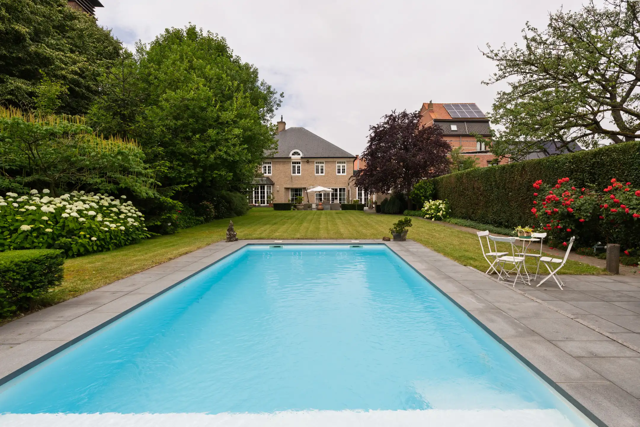 ANTWERPEN BERENDRECHT - Karaktervolle villa met zwembad foto {{pictureIndex}}