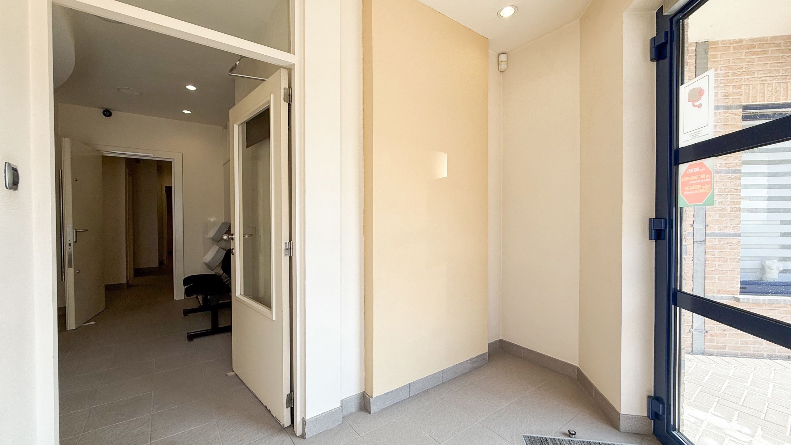 Instapklare kantoorruimte met mogelijkheden te Zolder! foto 23