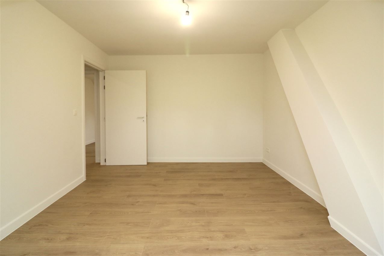 Hoogwaardig gerenoveerde stadswoning met 3slk en tuintje foto 32