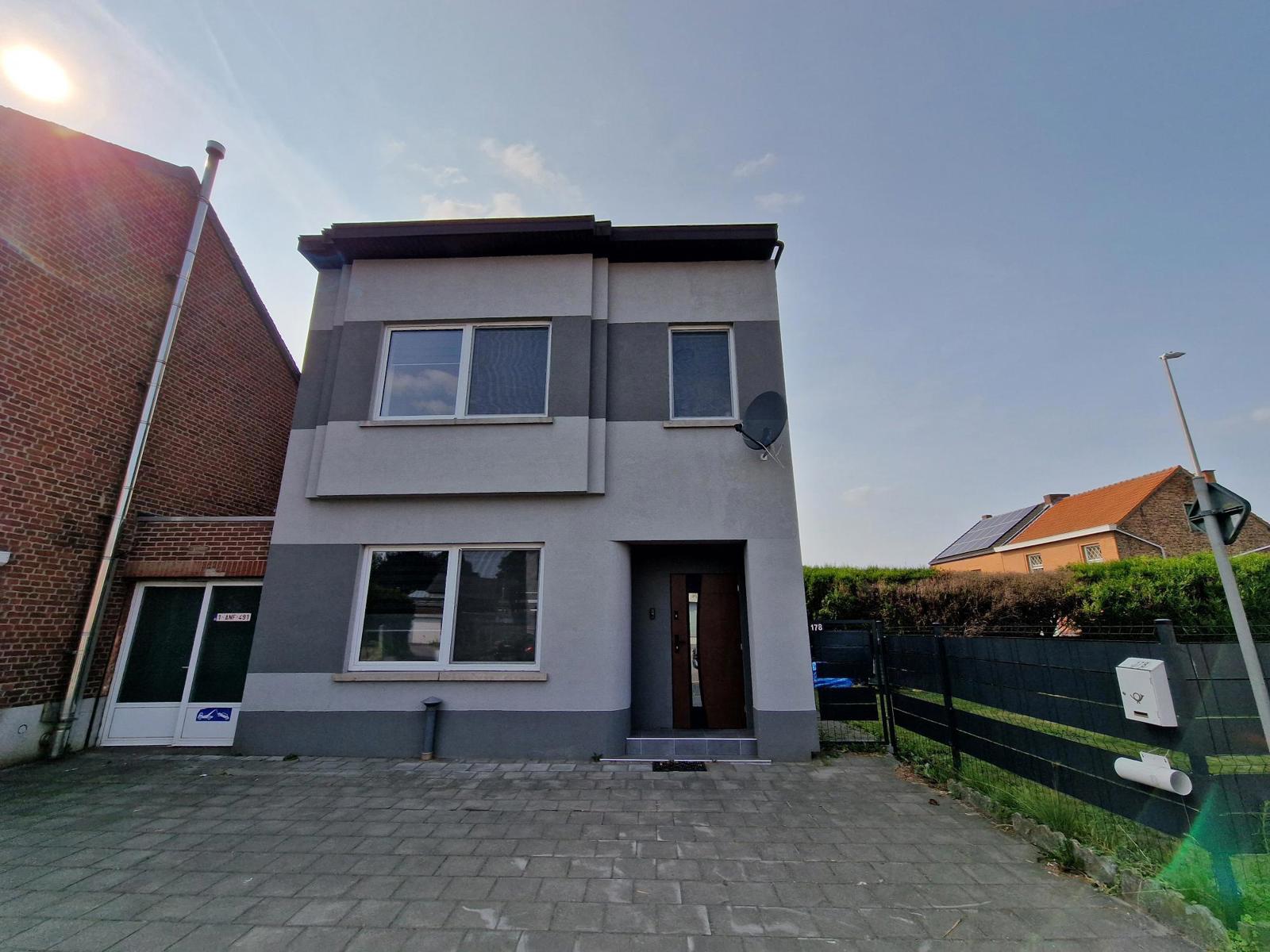 Gerenoveerde woning 3 slpks te Gingelom foto {{pictureIndex}}