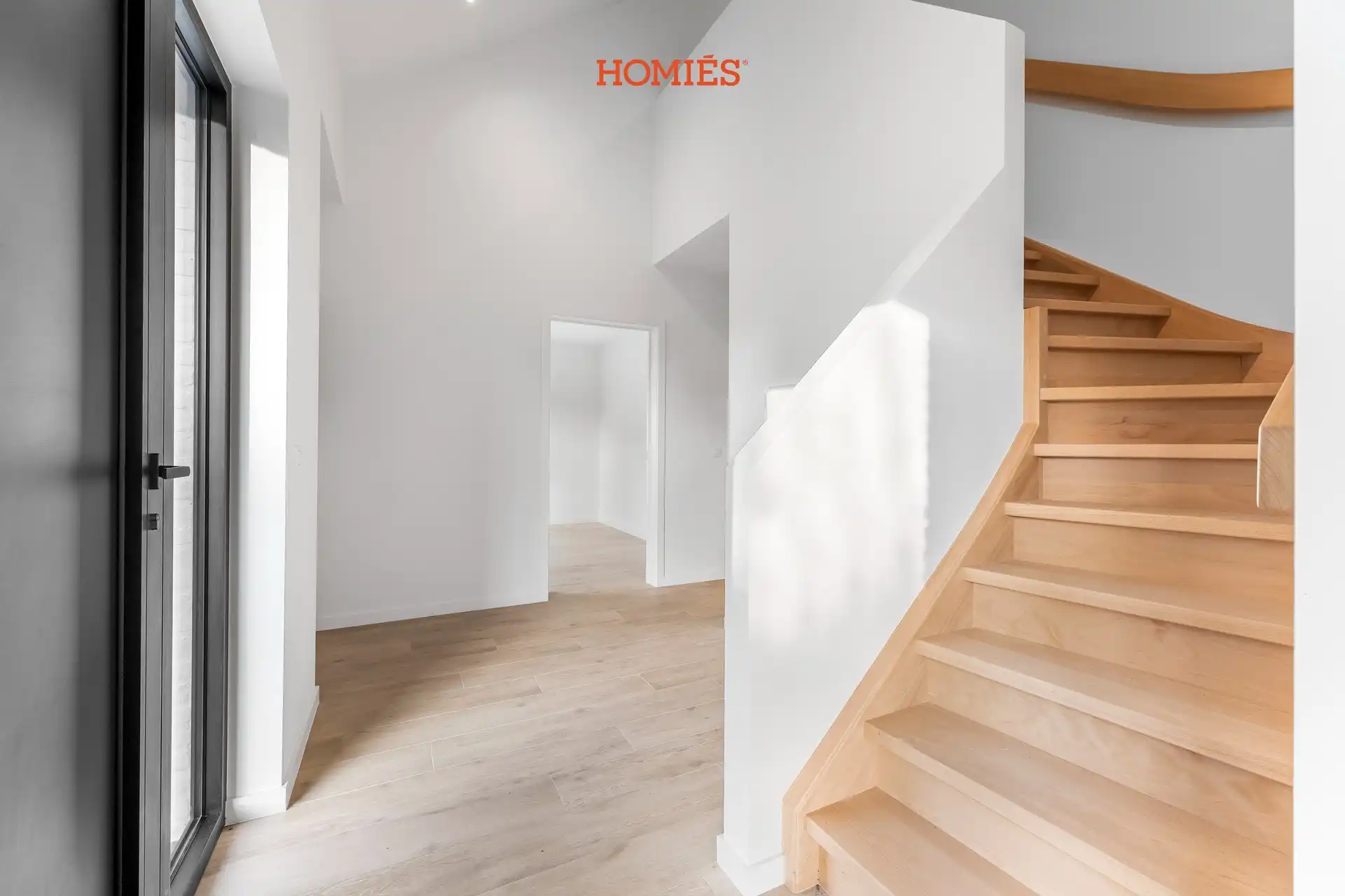 Volledig gerenoveerde woning met 4 slaapkamers foto 9